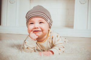 Cum sa ai grija de dintisorii bebelusilor si copiilor mici?
