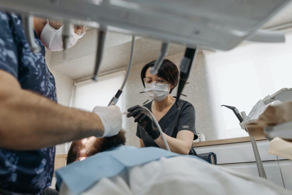 Ingrijirea danturii in timpul sarcinii. Poti merge la dentist daca esti gravida?