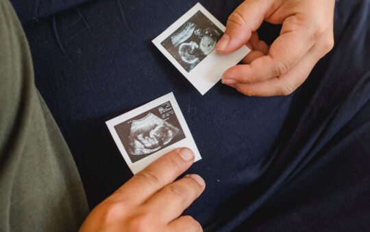 Testarea genetica embrionara preimplantare (PGT), o metoda unica de testare pentru o sarcina sigura