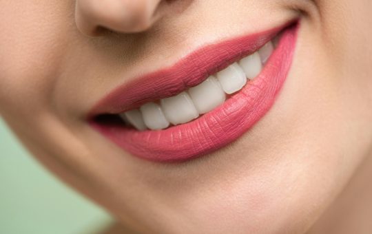 Augmentarea buzelor cu acid hialuronic, procedura minim invaziva pentru buze aproape de perfectiune