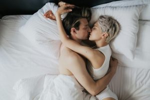 Poti ramane insarcinata in lipsa sexului penetrativ si a ejacularii in vagin?