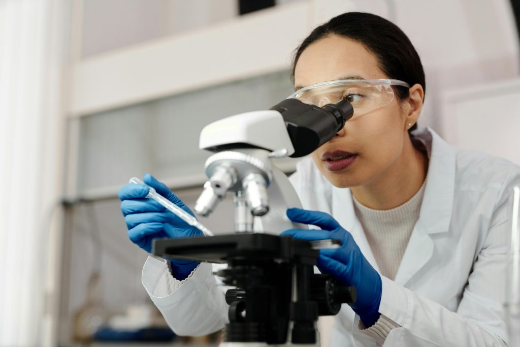 Testele de fertilitate pentru barbati si femei, instrumente de baza pentru controlul si diagnosticarea infertilitatii