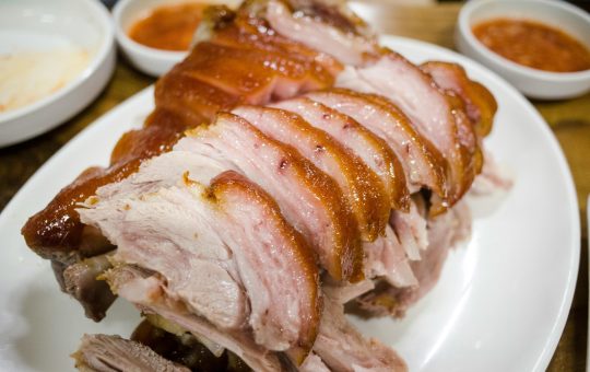 Carnea de strut in alimentatia gravidei. Poate fi consumata in siguranta si ce beneficii are?