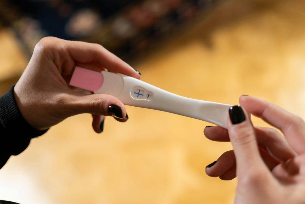 Inseminare artificiala sau fertilizare in vitro? Care este cea mai buna varianta pentru cuplurile cu probleme de fertilitate